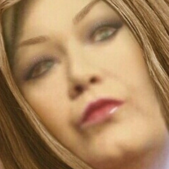 Meet your Posher, Tina - Picture 3 of 4